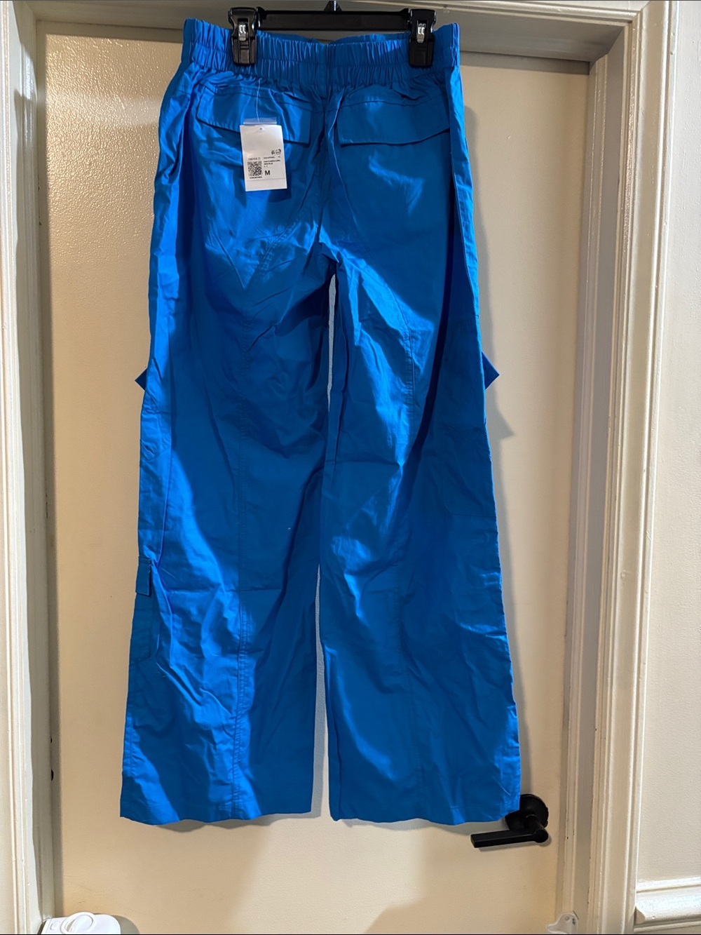Forever 21 womens Bright Blue Cargo Pants NWT Size M